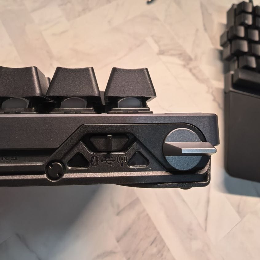 ROG Falcata: The split keyboard rated for 100 million keystrokes